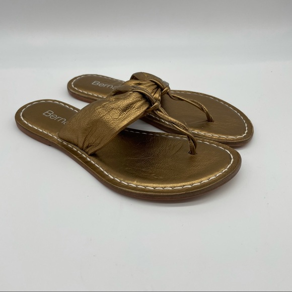 Bernardo Gold Flip Flops. Size 8